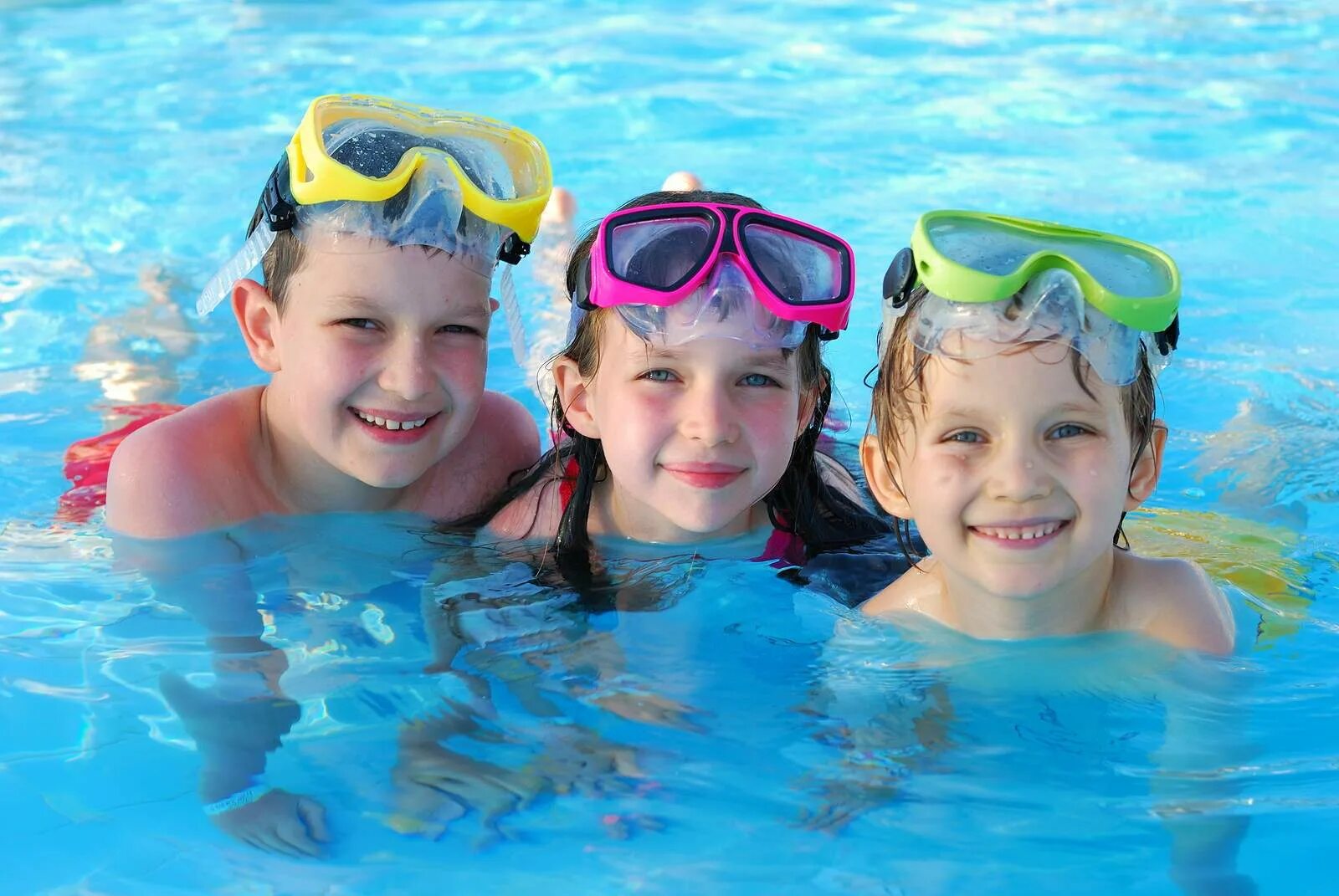 We swim together. We swim together. Плавание дети. Семья плавает в бассейне. We swim together.