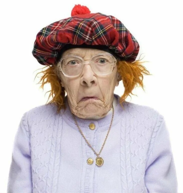 Шляпа старушки. Веселые бабушки. Старая женщина. Прикольные старушки.