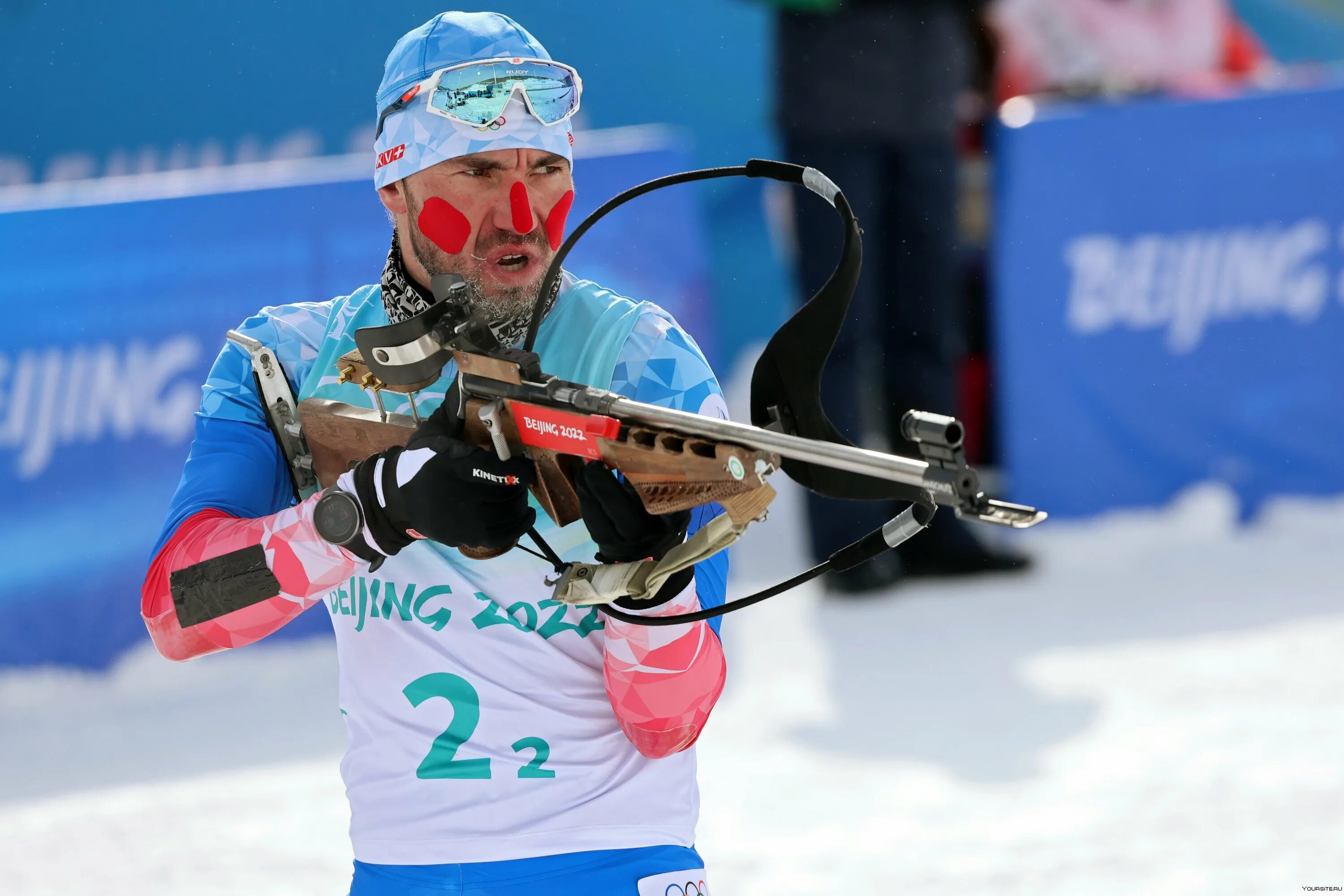 Биатлон чемпионат россии масс старт мужчины. Биатлон Пекин Латыпов.