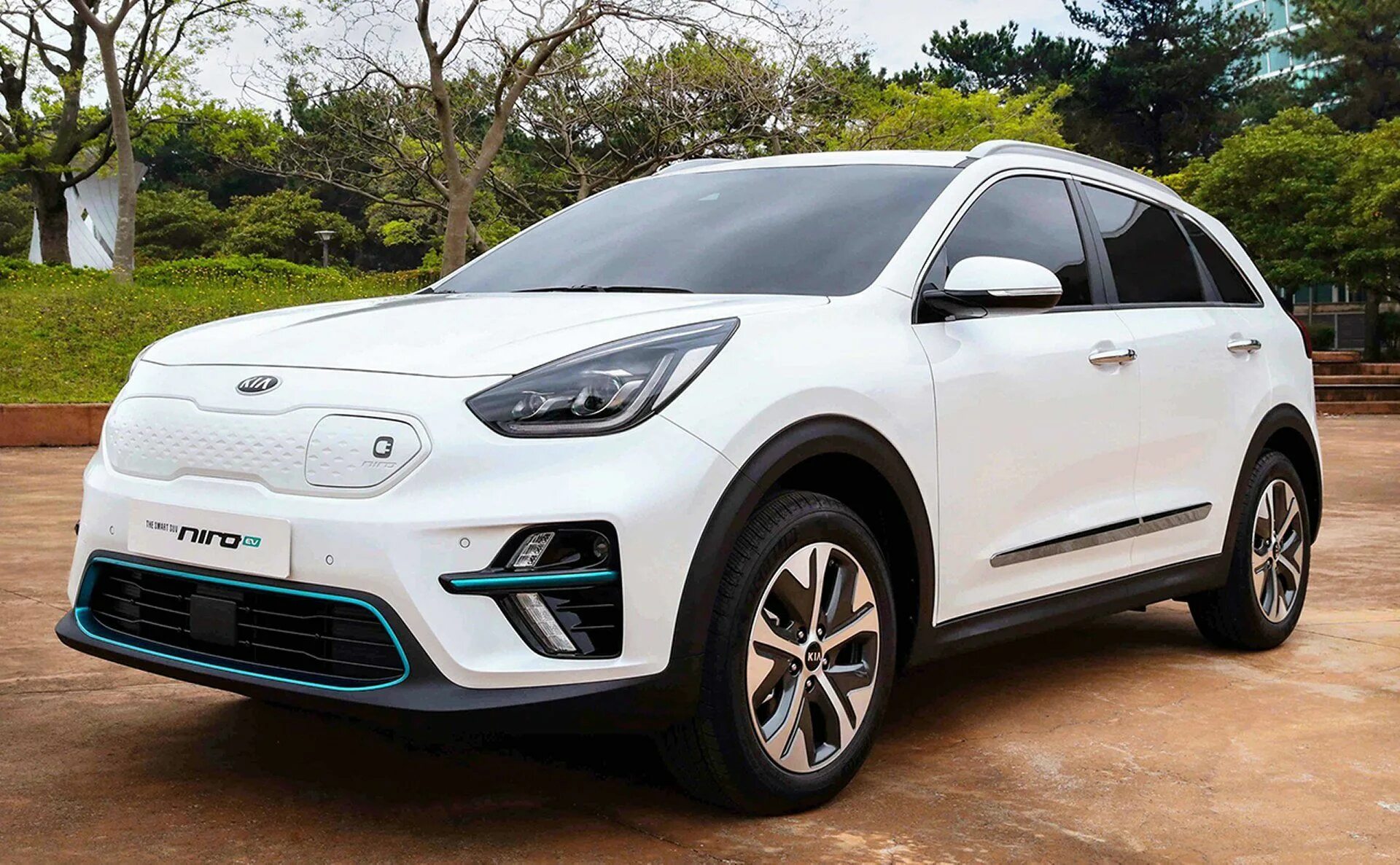 Kia Niro ev. Киа Ниро электромобиль. Киа Ниро электрический. Kia Niro 2016.