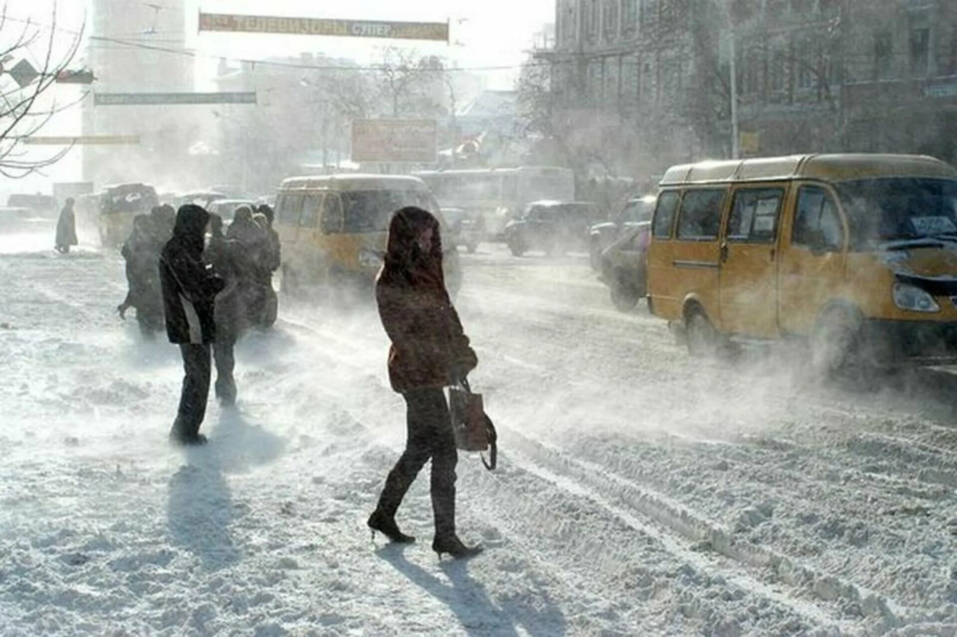 Особенности сильных морозов. Сильный Мороз. Сильный Мороз на улице. Очень сильный Мороз. Аномальные холода в России.
