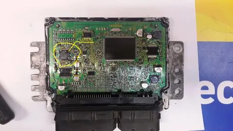 Мозги внутри - Nissan Almera Classic (B10). 