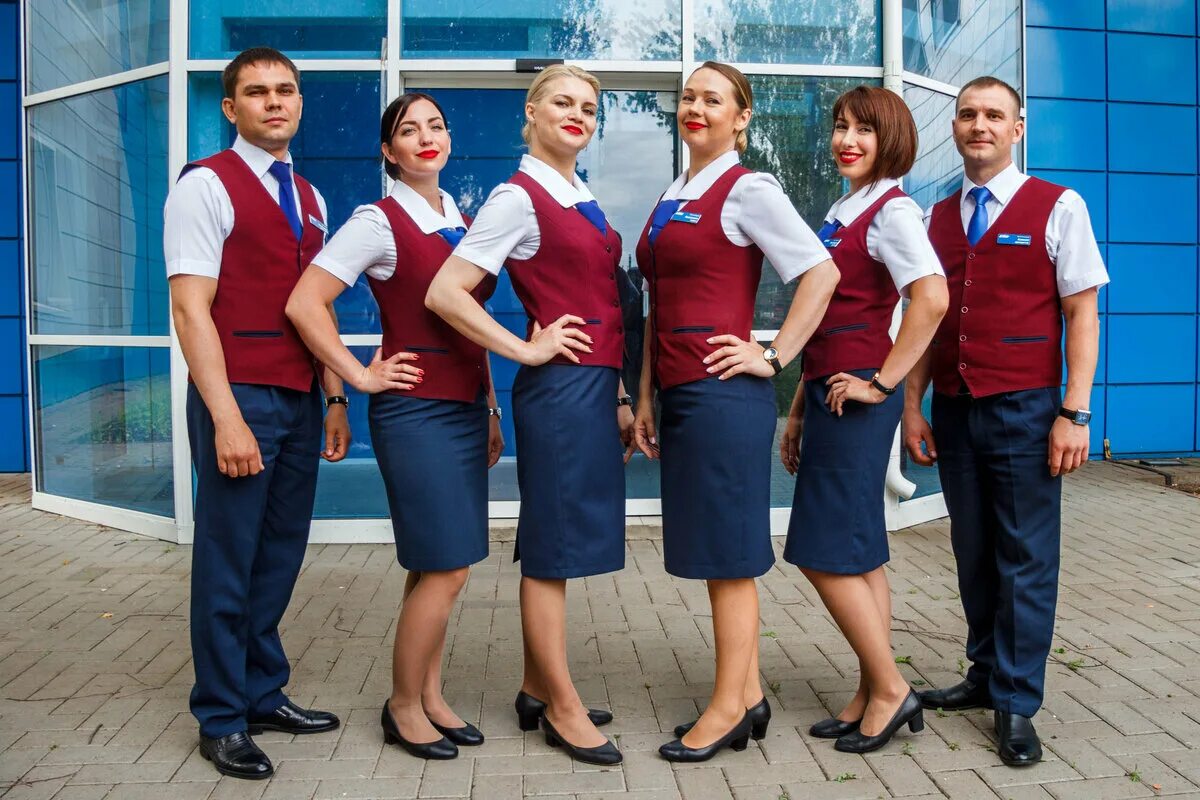 Требуется какая форма. Utair форма бортпроводников. снежана межевская стюардесса utair. бортпроводники авиакомпании ютэйр. форма стюардесс utair.