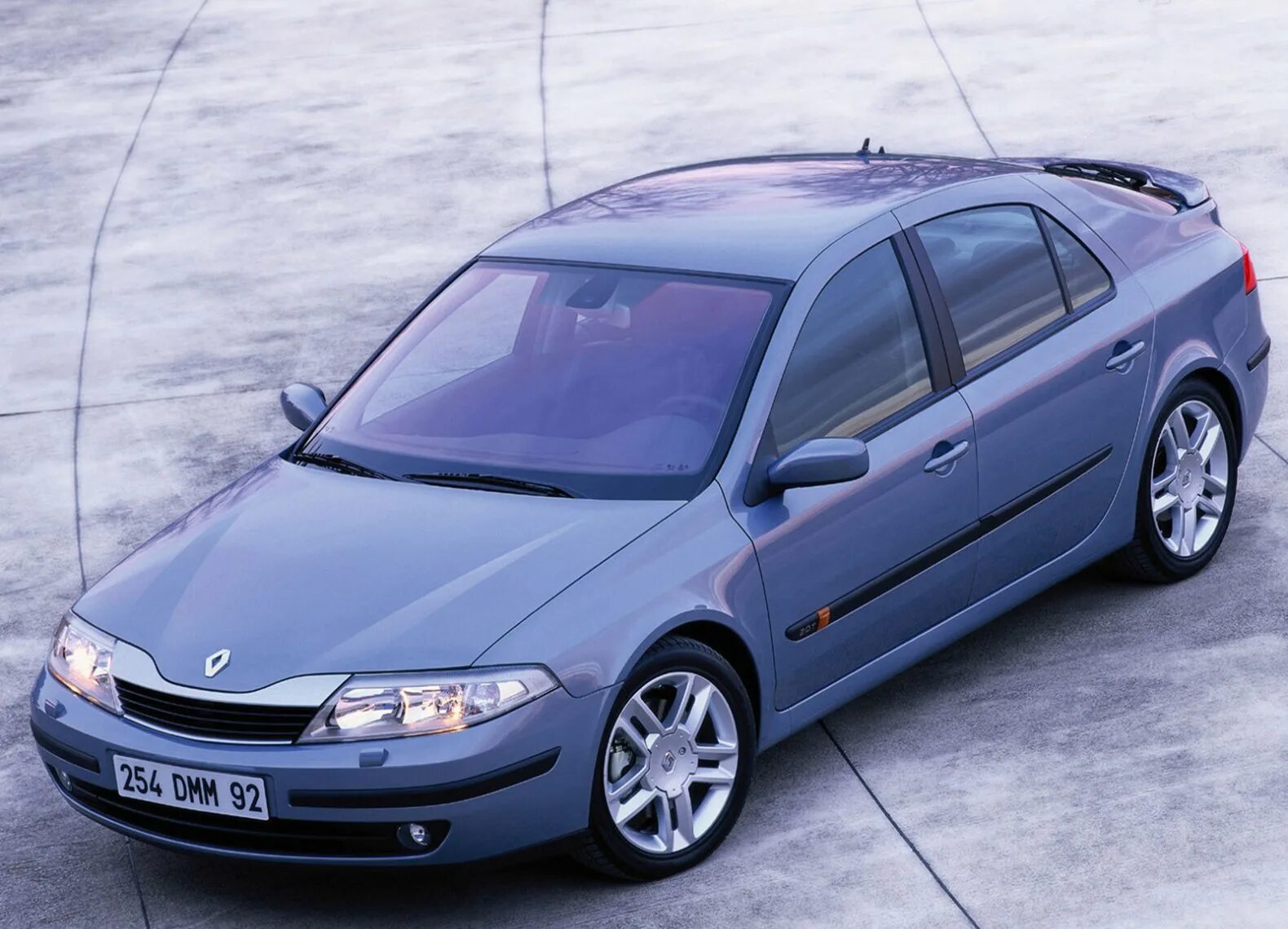 Renault laguna купить. Renault Laguna 2. Renault Laguna II 2001. Рено Лагуна 2 2001. Рено Лагуна хэтчбек 2003.