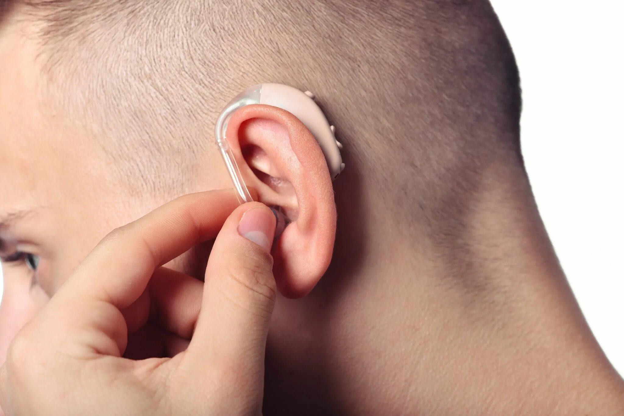 Заушные слуховые аппараты (BTE). Hearing Aid слуховой аппарат. Наушники для слабослышащих людей.