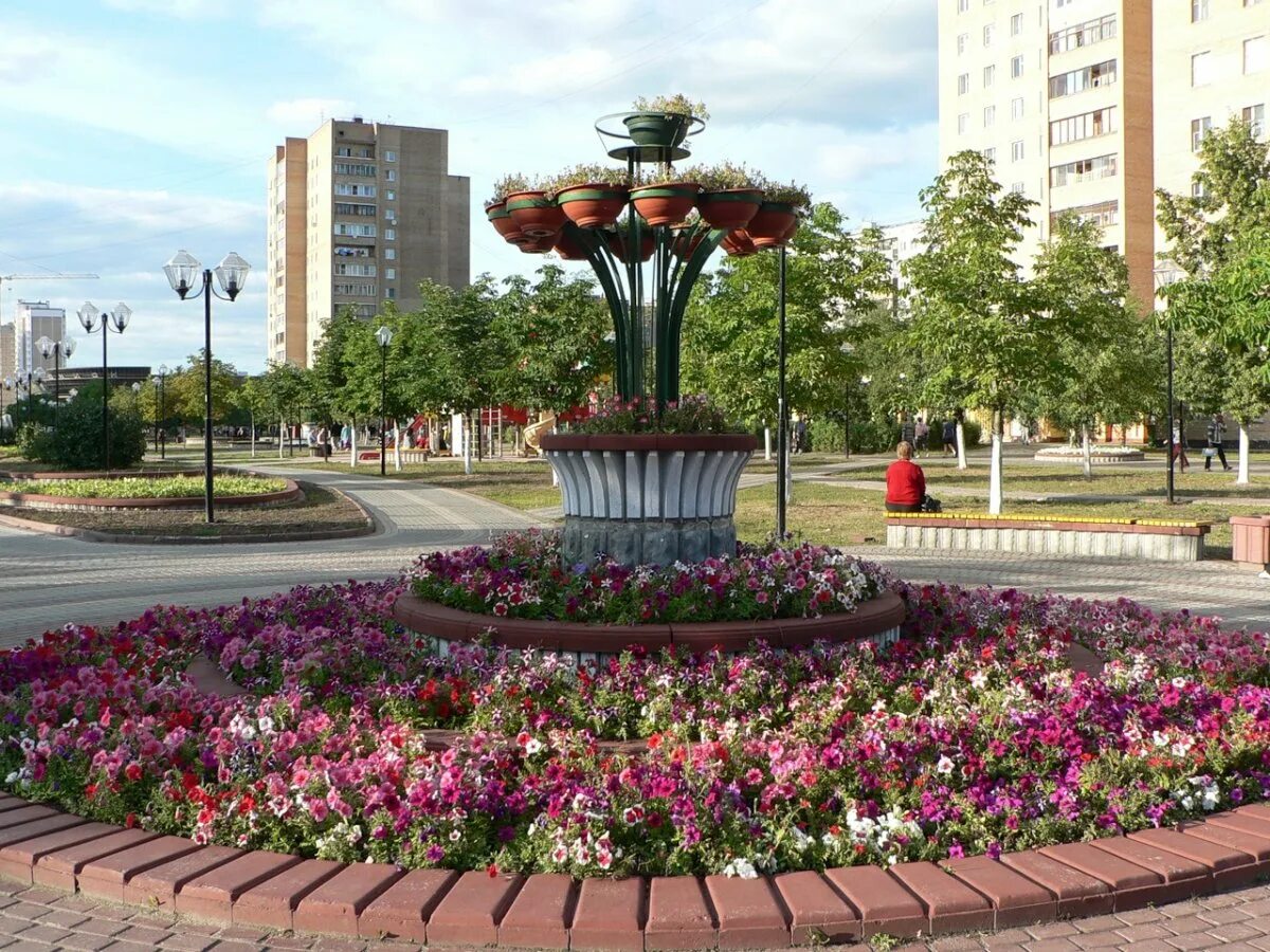 Город железнодорожный московская фото. Цветники в городе. Балашиха центр города. Балашиха красивые места. Клумбы города Балашиха.