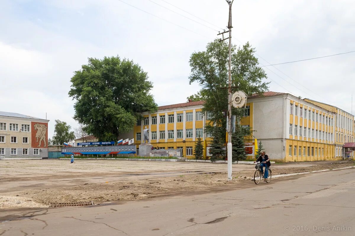 Калининск. Город Калининск Саратовской области площадь. Саратовская область Калининский район г.Калининск. Саратов город Калининск. Сквер Калининск.