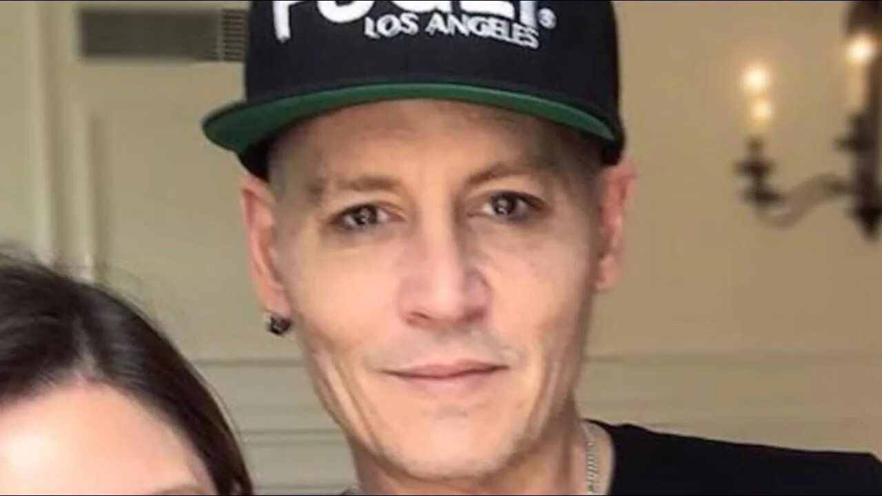 джони болен. джонни депп болен. джонни депп с короткой стрижкой. джони болен. джони болен.