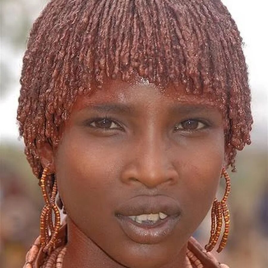Племя 30. Африканские женщины. Женщины африканских деревень. Головные уборы африканских женщин.