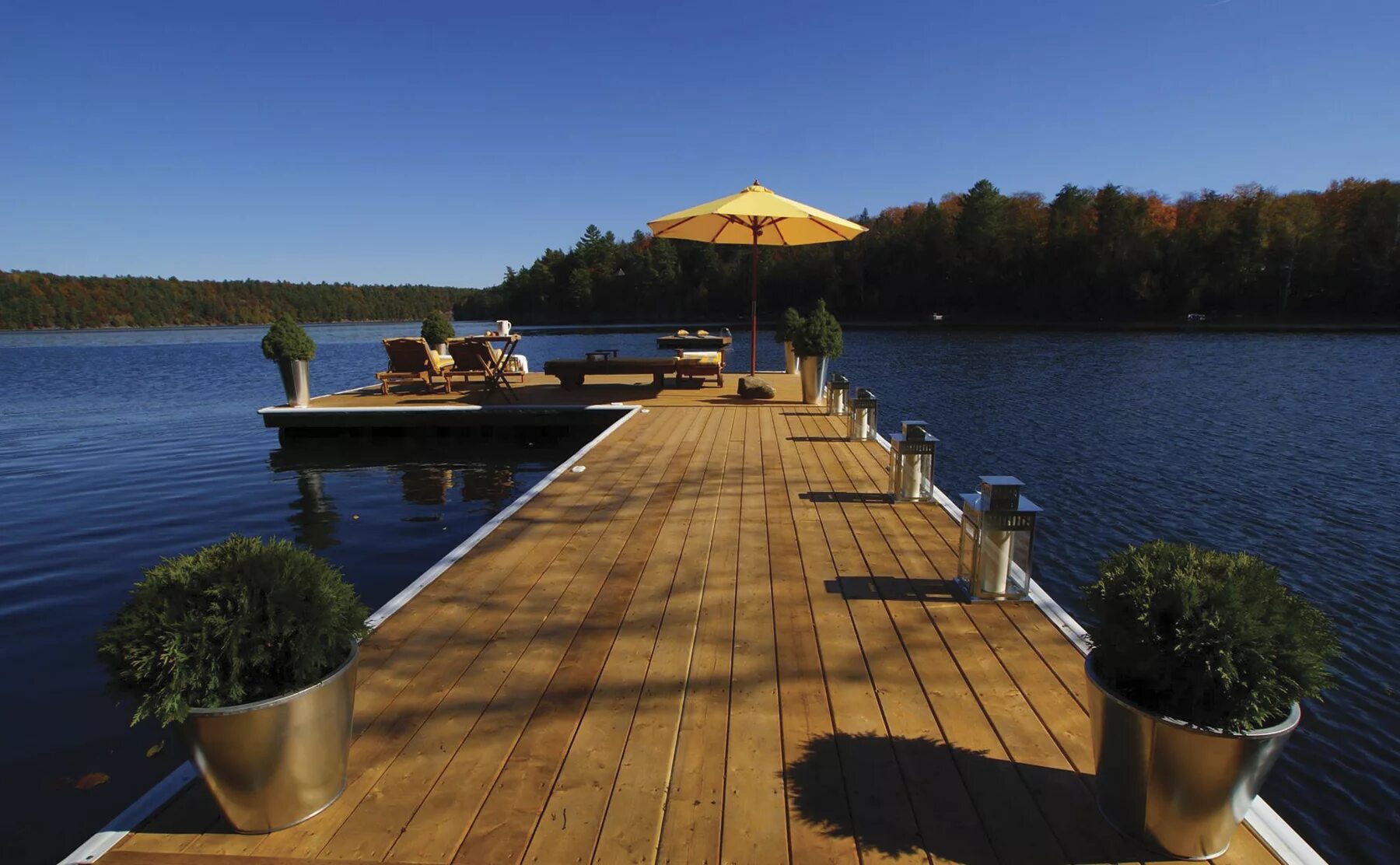 Турбаза причал донецк ростовская область. Фермское озеро беседка. Эдельвейс турбаза энгельс. Хаусботы байкал. Яхт-клуб эдельвейс энгельс.