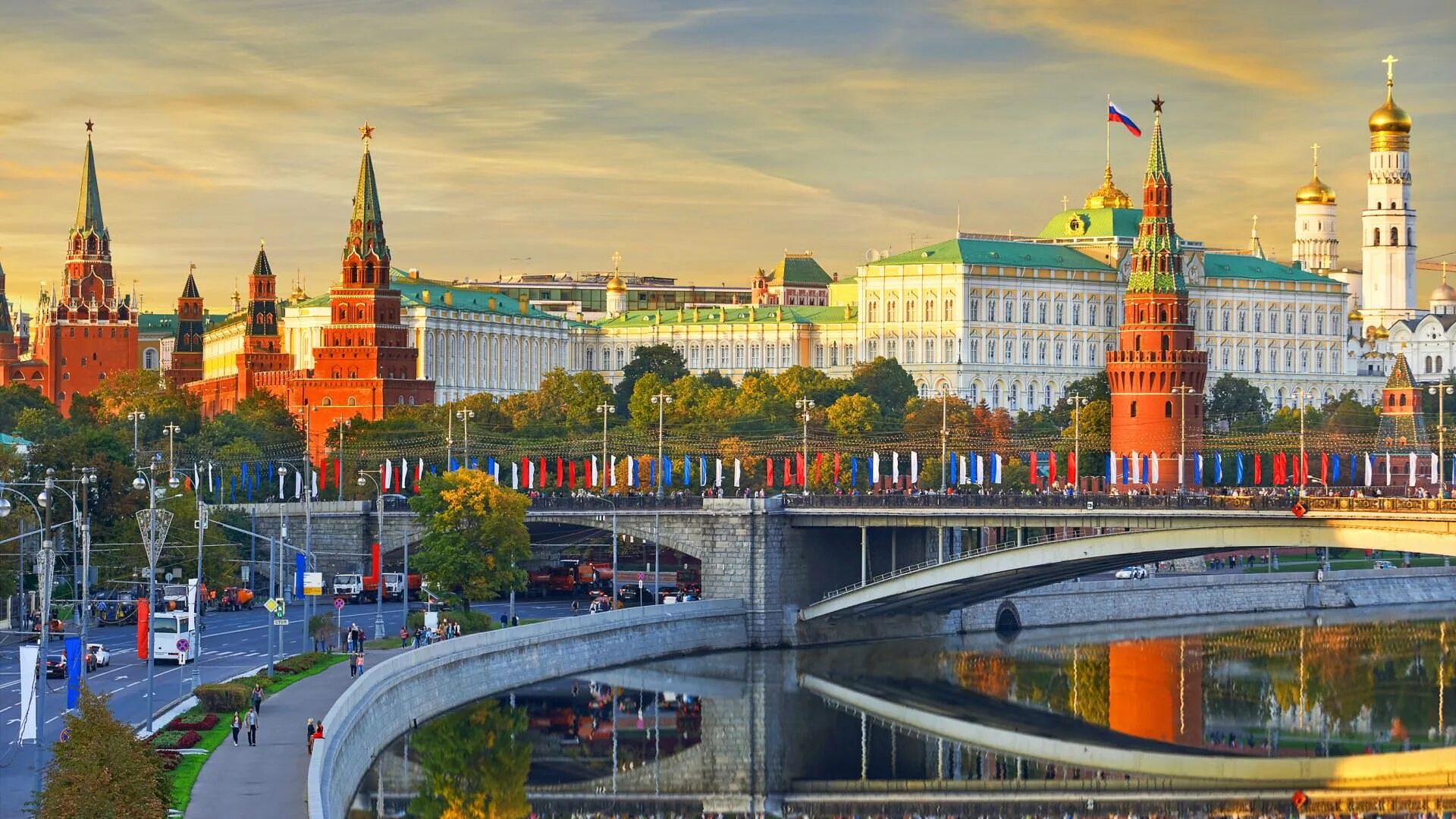 Время и место будут известны. Москва Великая столица. Современный Кремль в Москве. Столица Москва Кремль. Москва Кремль и Москоу Сити.