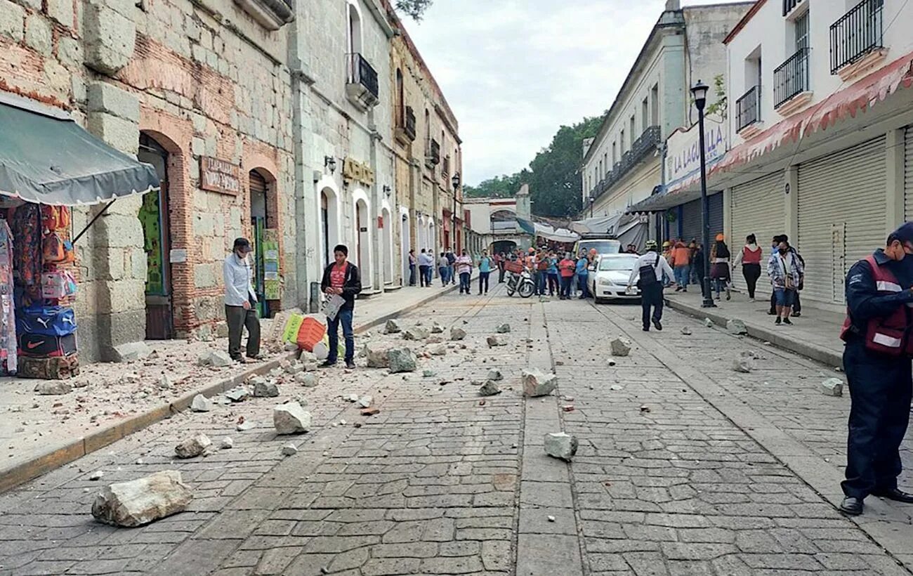 3 апреля землетрясение. Землетрясение Мексика 2020. Землетрясение в Португалии в 1755. Землетрясение в Мексике 2022.