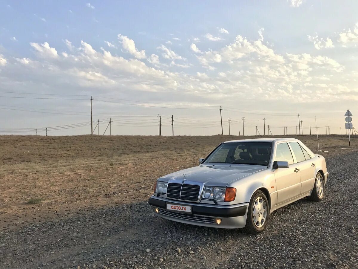 Mercedes 1992. Мерс 124 1993 е500. Мерседес 500е 1992. W124 1984. Мерседес 1992 года.