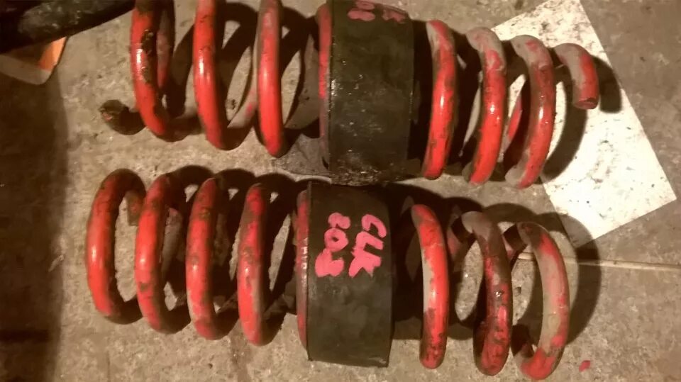 Пружины задние мерседес 124. Пружины мерседес 124 задние. пружины передние мерседес 124 мотор 4.2. w124 задние пружины. мерседес 124 универсал задние проставки.