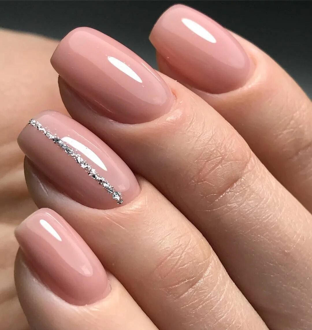 Однотонный маникюр. Маникюр однотонное покрытие. Ногти короткие однотонные. Однотонный маникюр на короткие ногти. Гель лак однотонный.