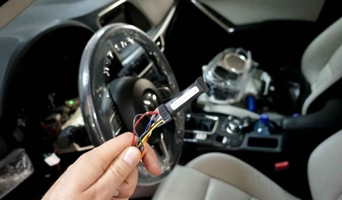 Тойота королла 1998 место под домкрат. Домкрат тойота королла е150. Дут газель бизнес монтаж глонасс. Установка глонасс. Установка глонасс на l200.