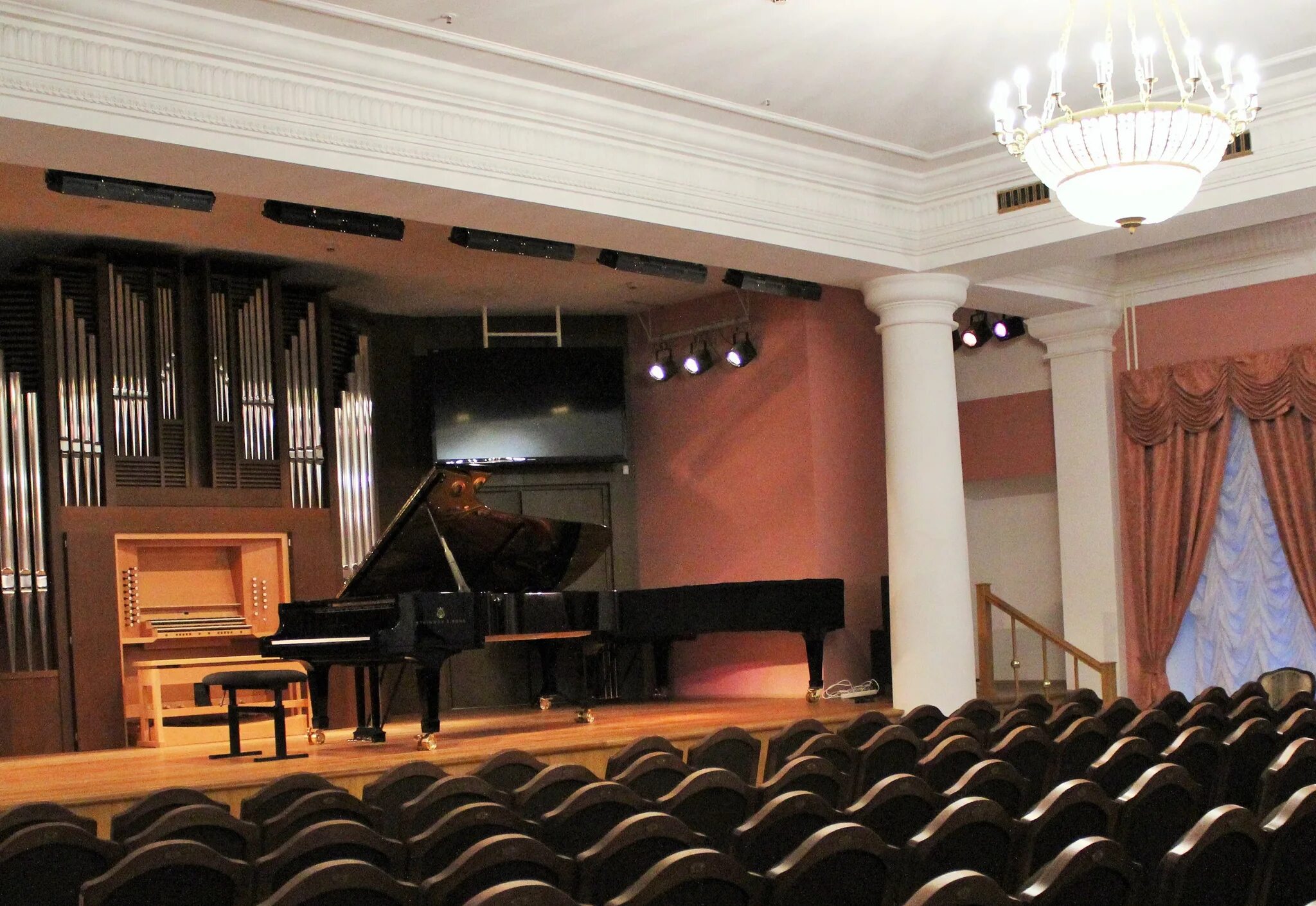 Музыкальная школа гнесиных. Музыкальная школа гнесиных знаменка. Логотип школы гнесиных. Денис гнесиных. Музыкальная школа гнесиных.