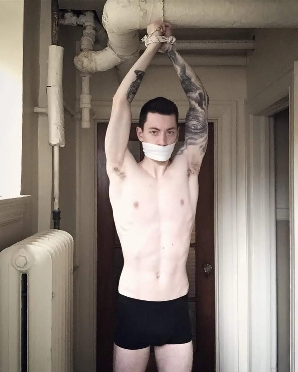 Bound guys футболисты. Tied up guys. Связанный парень. Связанный человек. Паренья привязан к кровати.