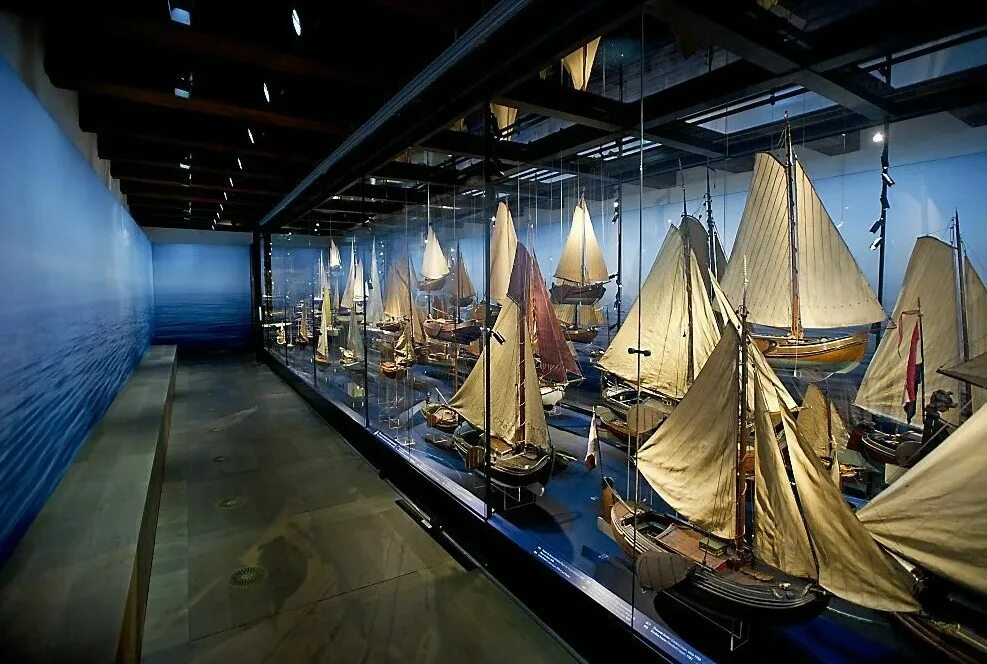 Морские экспозиции. Музей мирового в калининграде мирового океана. Морские экспозиции. Личные вещи крузенштерна исторический музей. Музей моря кипр таласса.
