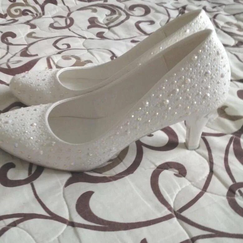 Купить туфли воронеж. Свадебные туфли. Свадебные туфли таджикские. Свадебные туфли для невесты Уфа.
