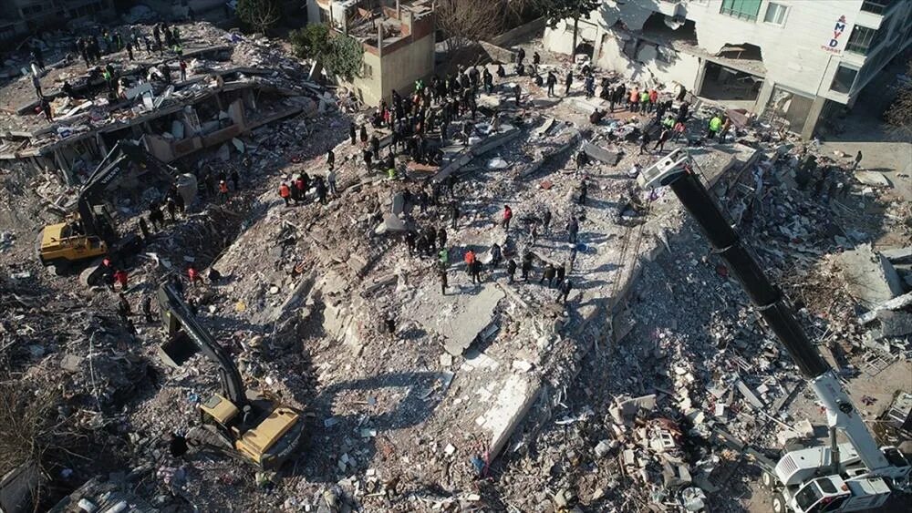 Землетрясение 7 9. Землетрясение. Землетрясение в Сирии. Жертвы землетрясения в Турции.