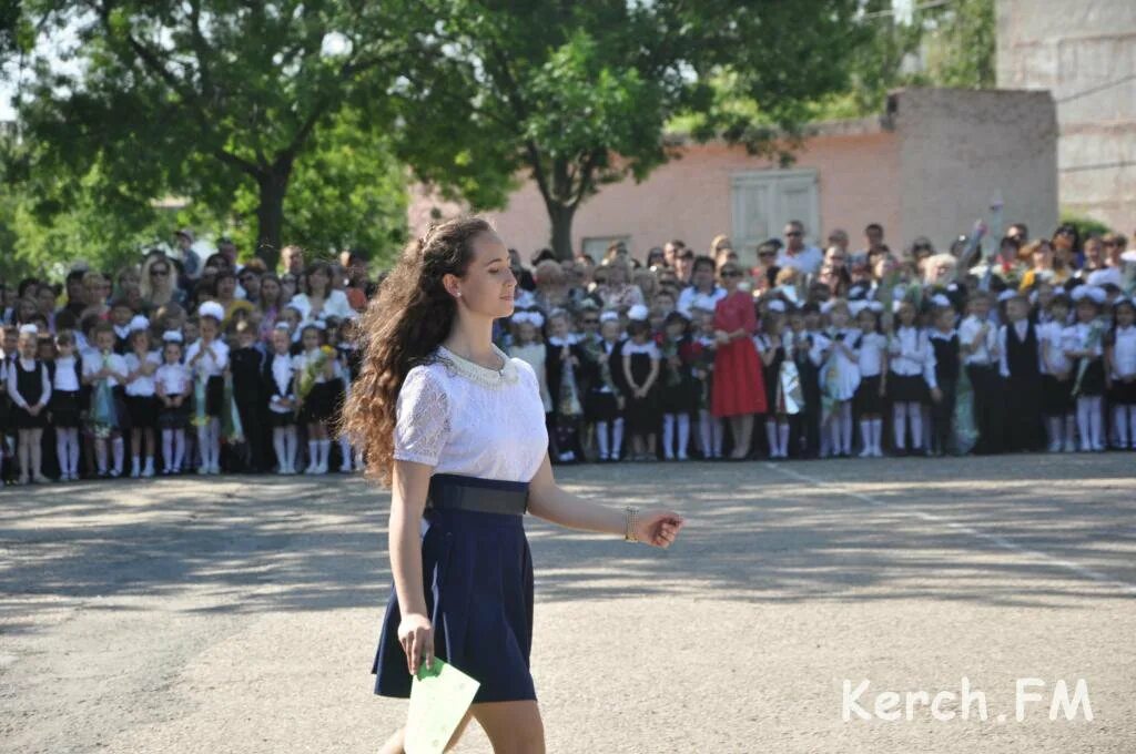 Школа 12 Керчь. Керчь школа 12 директор. Последний звонок 26 школа Керчь. Школьный вальс Керчь. Дневник школы 12 керчь