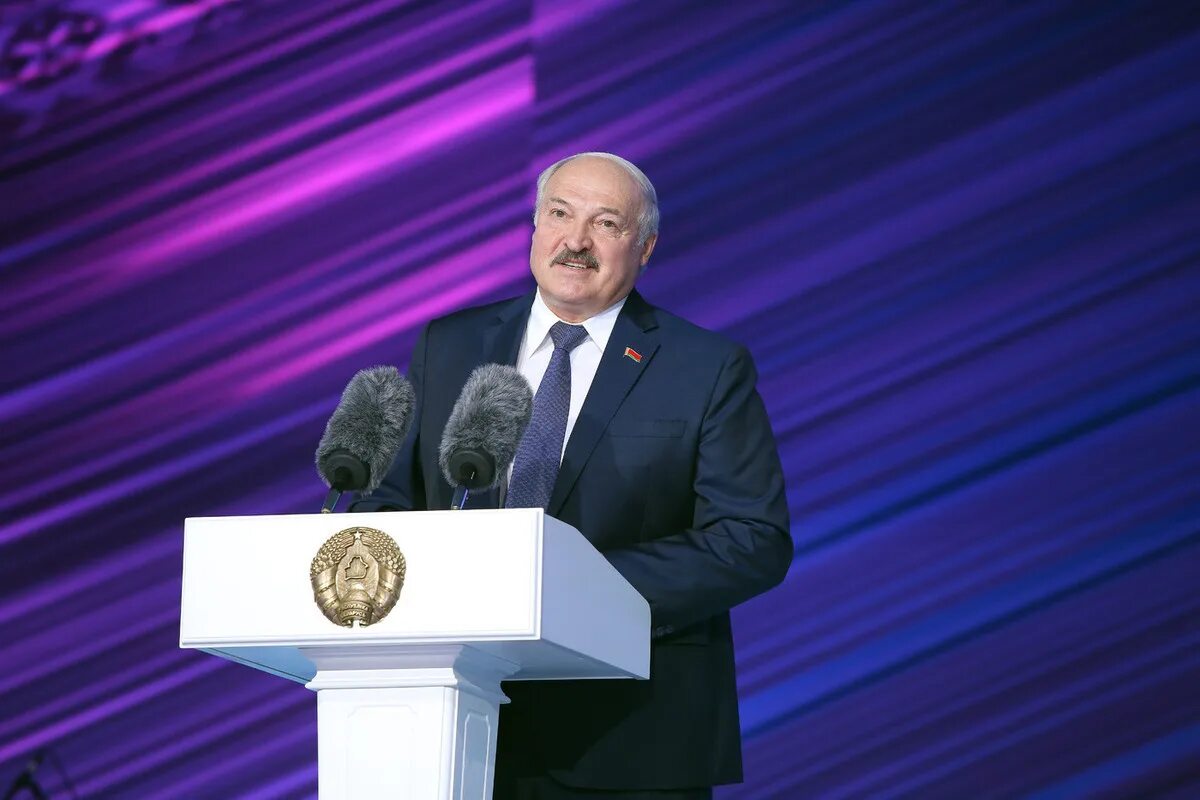 Выступление лукашенко на народном собрании. Лукашенко 2025. послание лукашенко 2025. лукашенко 2017.