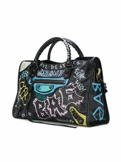 Balenciaga graffiti