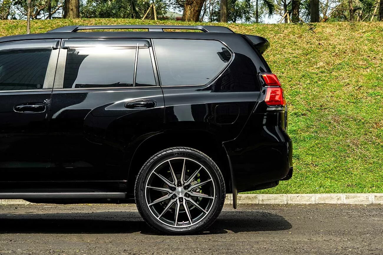 Toyota land cruiser prado r22. диски toyota lc prado 2021. Toyota land cruiser prado 150 колеса r22. Prado 150 r20. тойота прадо на воссенах.