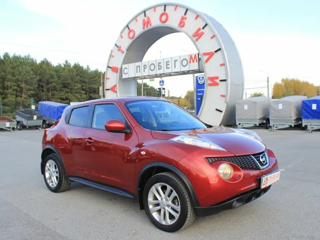 Nissan juke 2011. Nissan juke красный. Nissan juke красный на литье красном. Ниссан джук 2011. Ниссан джук 2010.
