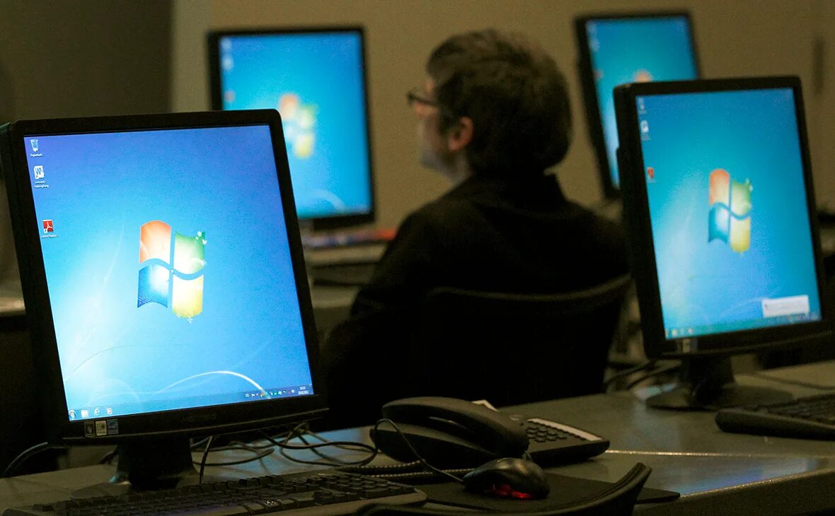 Компьютер сам обновляется. Компьютер windows 7. нелицензионная винда. windows 7. седьмйо пк.