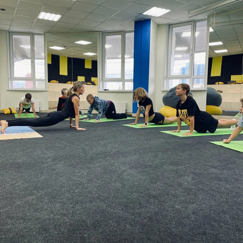 взлетай красноярск. красноярск фото школы взлетай. частные школы в красноярске. взлетай школа отзывы. студенты рут миит.