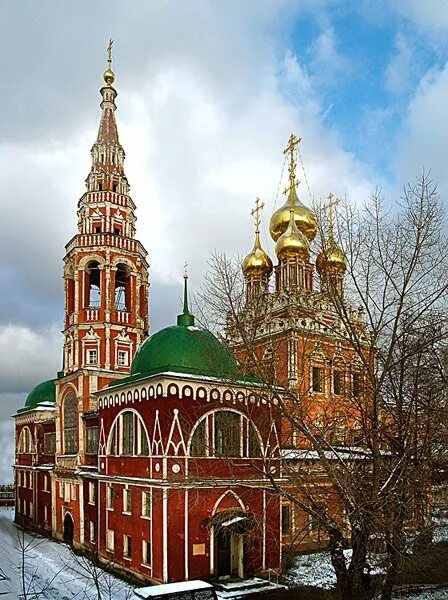 Церковь иначе. Храм воскресения христова в кадашах москва. воскресенский храм в кадашах москва. храм вознесения христова в кадашах. церковь вознесения в кадашах москва.