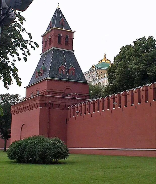 Тайницкая башня башни Московского Кремля. Московского Кремля – Тайницкая. Тайнинская башня в Кремле. Тайницкая башня Московского Кремля фото.