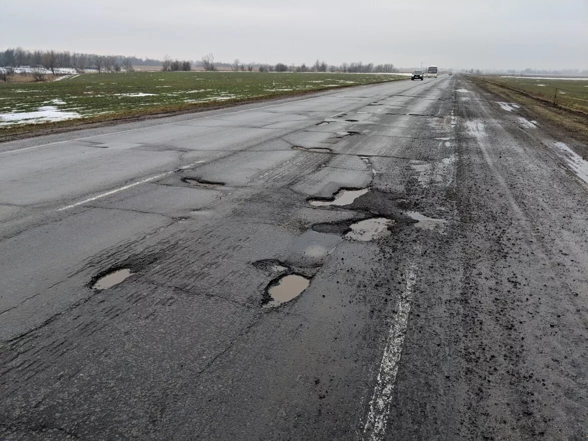 Дорога ростов сейчас. Дороги Ростовской области. Волгодонская трасса. Плохие дороги дороги.