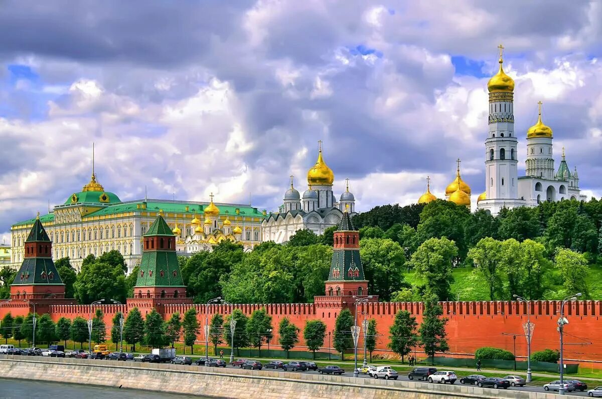 20 kremlin. Ансамбль Московского Кремля. Ансамбль Кремля в Москве. Москва с величественным архитектурным ансамблем Кремля. Экскурсия территория Московского Кремля.