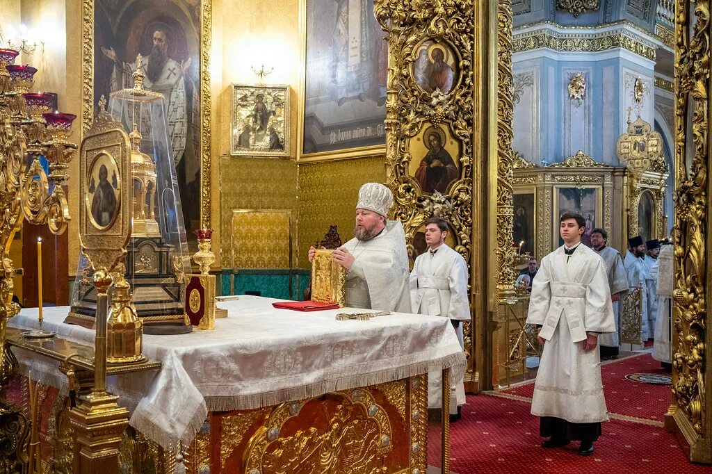 Викарий святейшего патриарха. Дионисий Порубай викарий Святейшего Патриарха. Владыка Дионисий Новоспасский монастырь 5 августа 23 года.