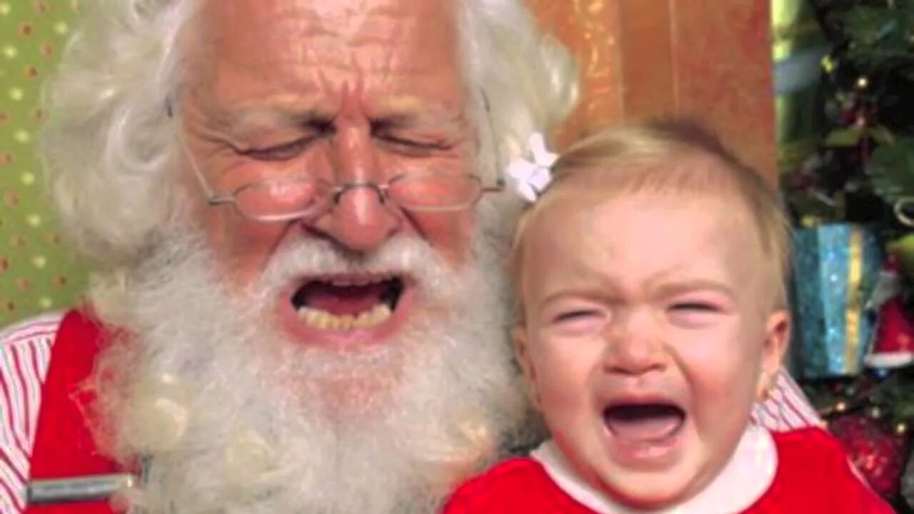 Дед Мороз плачет. Санта и дети. Дед Мороз и плачущие дети. Увидев дедушку люди улыбаются готовы помочь