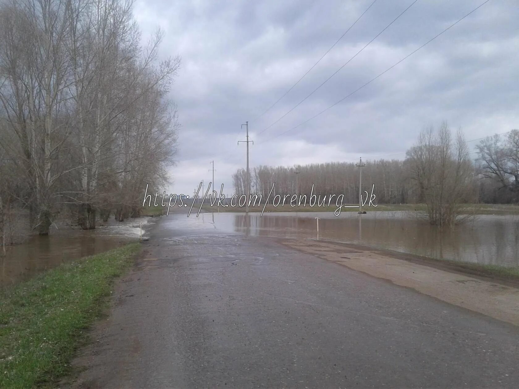 Река Сакмара. Село Сакмара Оренбургская область. Разлив реки Сакмара Оренбург. Река Сакмара Оренбургская область. Сакмара оренбургская область на карте