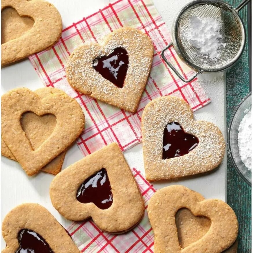Вкусные печенья формочки. Красивое печенье. Печенье сердечки. Форма для печенья сердечко. Печеньки в виде сердца.