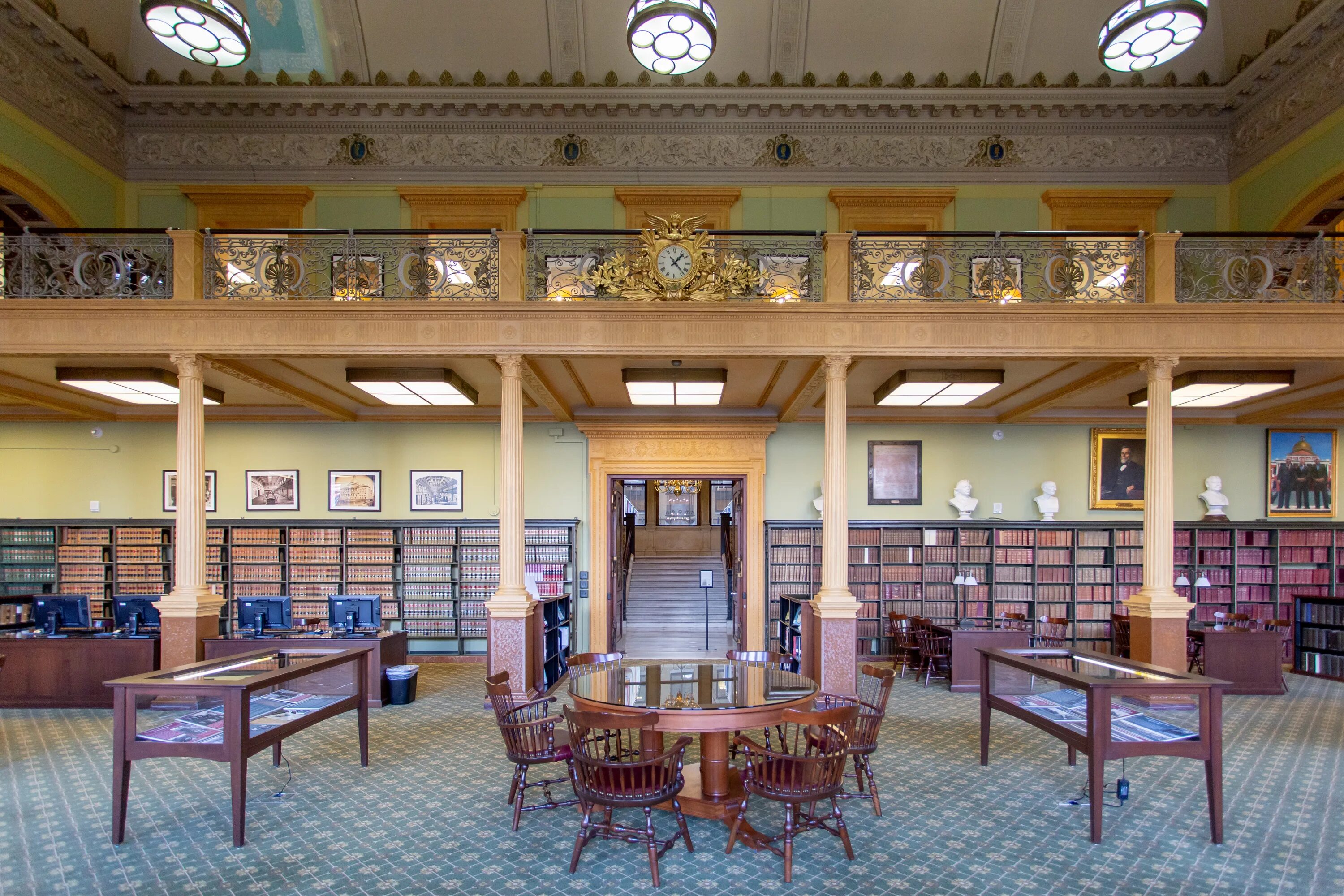 State library. Баварская государственная библиотека. Российская государственная библиотека интерьер. Медальон на фасаде Российская государственная библиотека. Beyazit State Library (Istanbul).