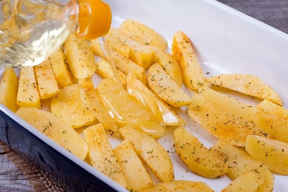 Можно ли заморозить картофельное пюре. Картофель запеченный с травами. Картошка заморозка.