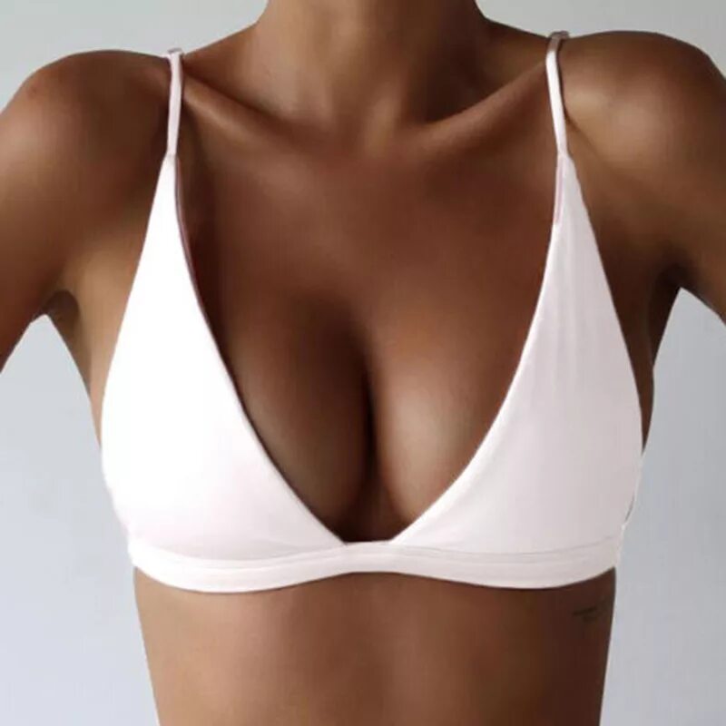 Женские груди 2. Грудь второго размера. 2 Размер груди. Женская грудь второго размера. Средняя грудь.