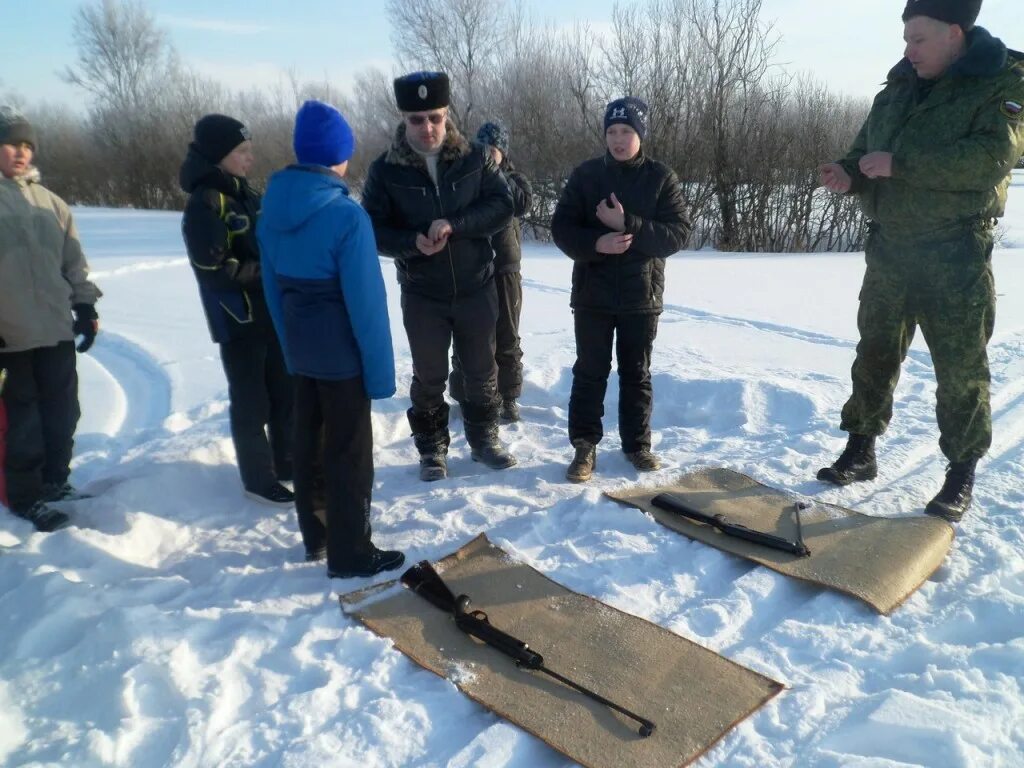 Зарница 23 февраля на улице