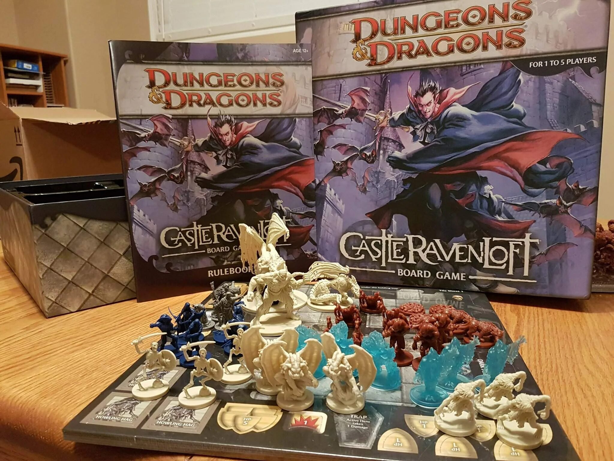 Подземелье драконов купить настольную. Dungeons and Dragons Castle Ravenloft. Dungeons Dragons настолка. Castle Ravenloft настольная игра. Dungeons & Dragons: Castle Ravenloft Board game.