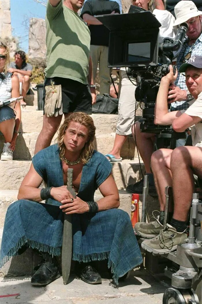 троя фильм вольфганг петерсен. фильм троя лисандр. брэд питт на съемках трои. троя фильм 2004 агамемнон. троя 2004 брэд питт.