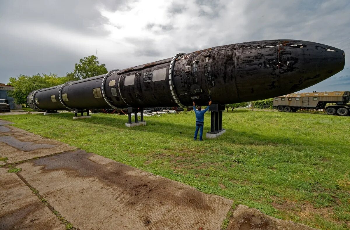 Самая первая баллистическая ракета. Ракета р-36м сатана. Р-36м баллистическая ракета. Р-36м2 «Воевода». Р-36м УТТХ.