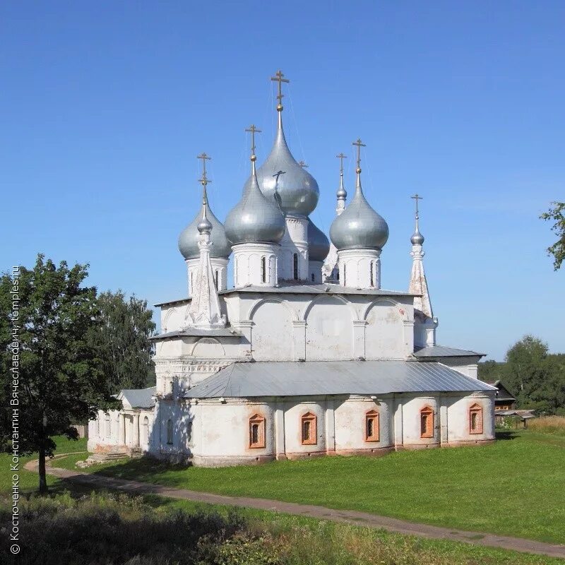 Храм левый берег. Храмы в Тутаеве Ярославской области. Покровский храм Тутаев.