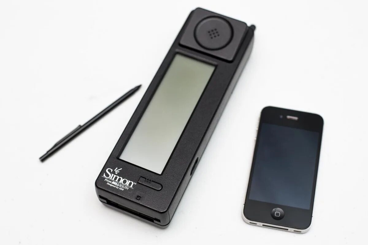 Какие 1 телефоны появились. Смартфон IBM Simon. Первый смартфон Simon, IBM. IBM Simon первый в мире смартфон. Sharp PMC-1 Smart-Phone.