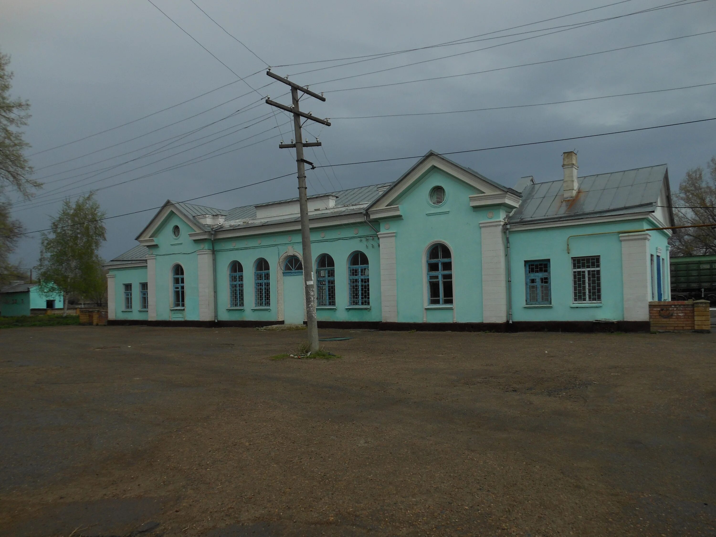 Жд черкесск. Станция Изобильная Ставропольский край. Железнодорожный вокзал Изобильный. Вокзал передовая Ставропольский край. ЖД станции Ставропольского края.